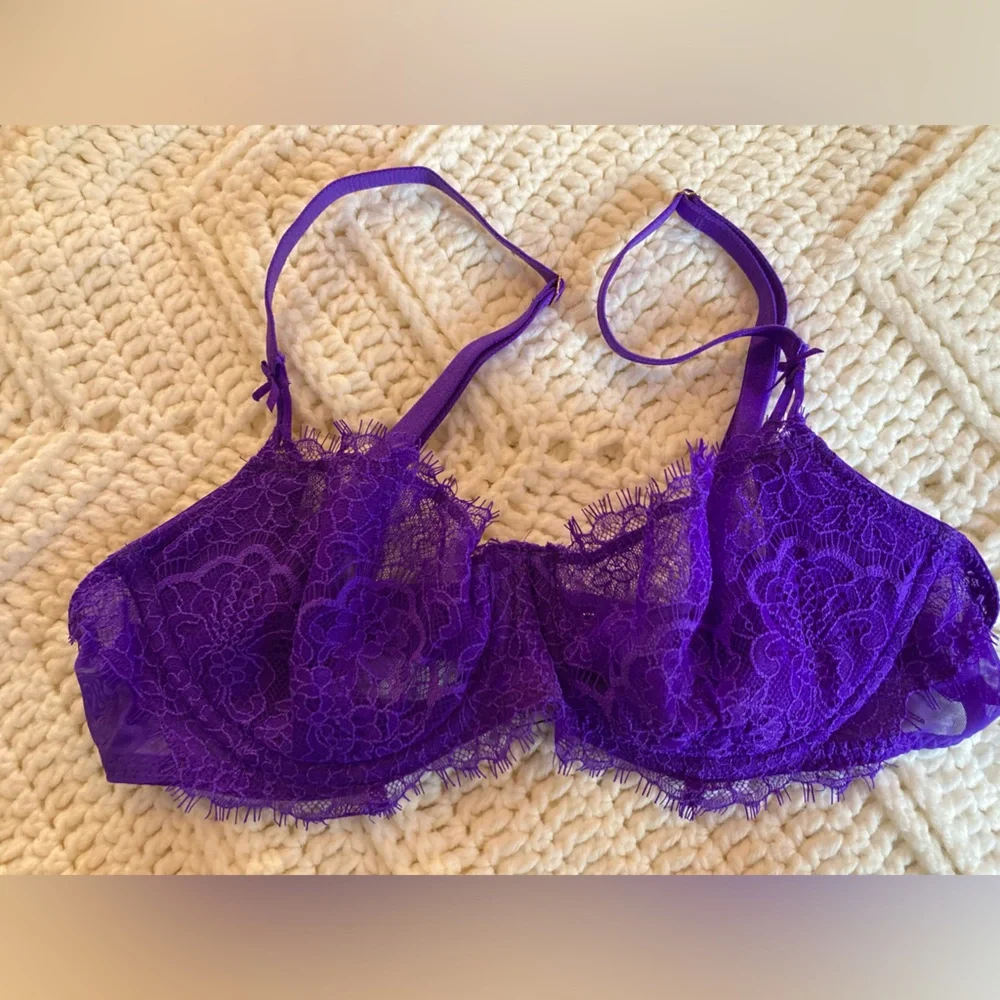 5 Victoria’s Secret bras - Picture 5 of 16
